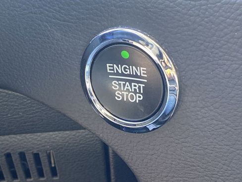 Used 2024 Ford Edge Titanium image 26