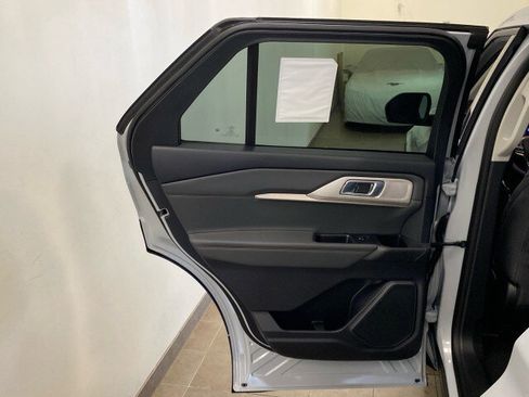 New 2026 Ford Explorer Active w/ Active Comfort Package image 10