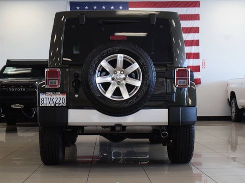 Used 2015 Jeep Wrangler Unlimited Sahara w/ Dual Top Group AWD/4WD image 6