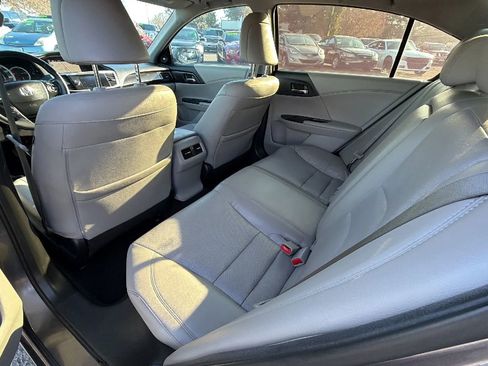 Used 2015 Honda Accord Touring image 10
