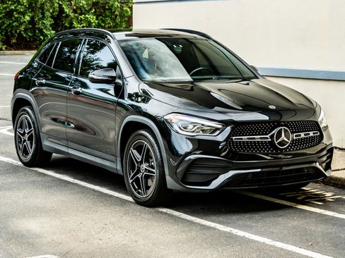 Used 2021 Mercedes-Benz GLA 250 4MATIC image 10