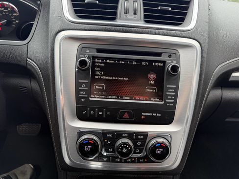 Used 2015 GMC Acadia SLT image 21