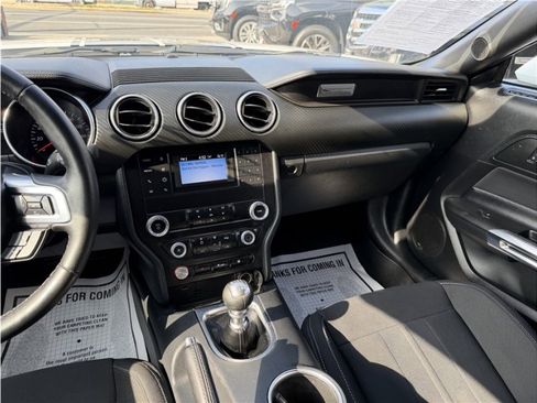 Used 2021 Ford Mustang Coupe RWD image 31