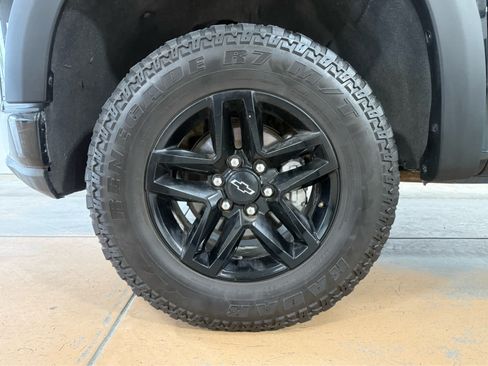 Used 2022 Chevrolet Silverado 1500 LT Trail Boss w/ Bed Protection Package AWD/4WD image 8