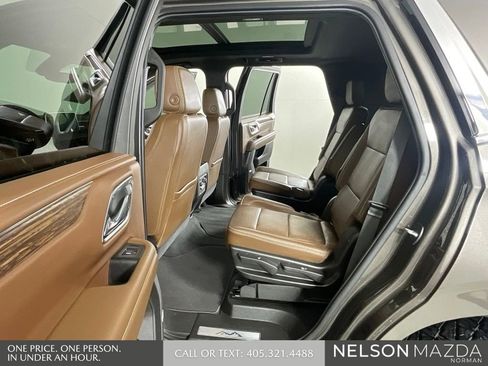 Used 2021 Chevrolet Tahoe High Country w/ Premium Package AWD/4WD image 13