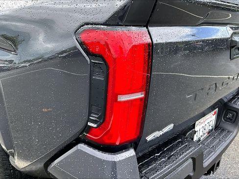 Used 2025 Toyota Tacoma SR5 AWD/4WD image 28