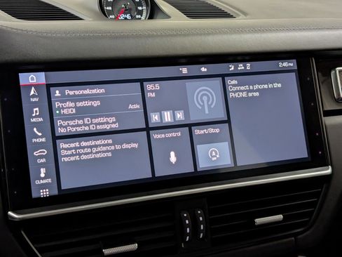 Used 2020 Porsche Cayenne Turbo image 40