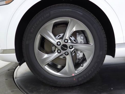 Used 2026 Genesis GV70 2.5T image 8