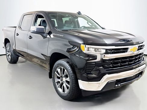 Used 2023 Chevrolet Silverado 1500 LT AWD/4WD image 3
