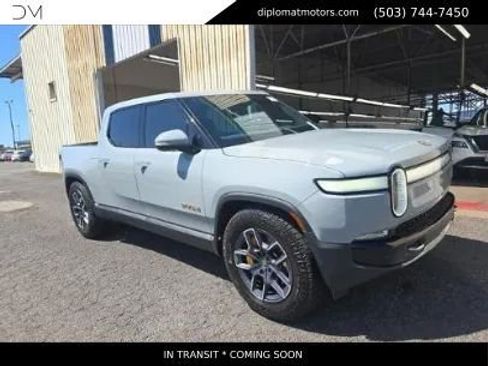 Used 2024 Rivian R1T Adventure AWD/4WD image 3