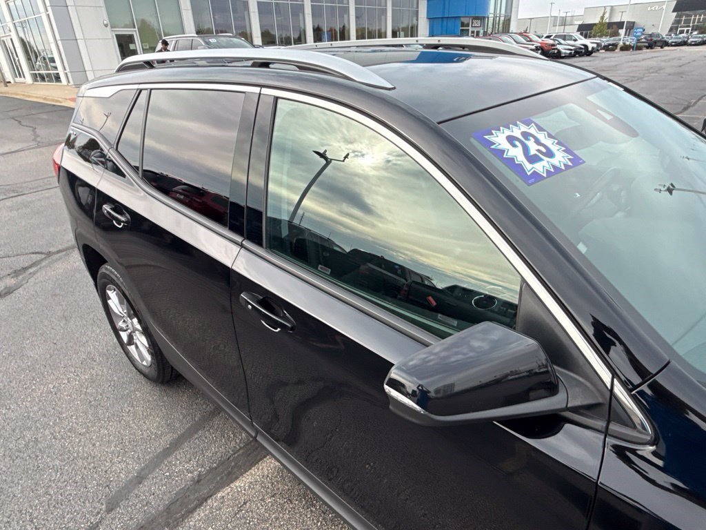 Used 2023 GMC Terrain SLT AWD/4WD image 14