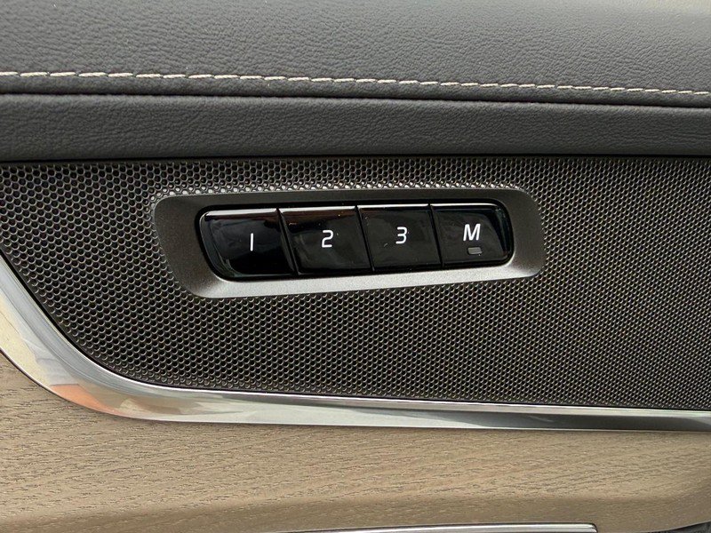 New 2027 Volvo XC90 B5 Core AWD/4WD image 12