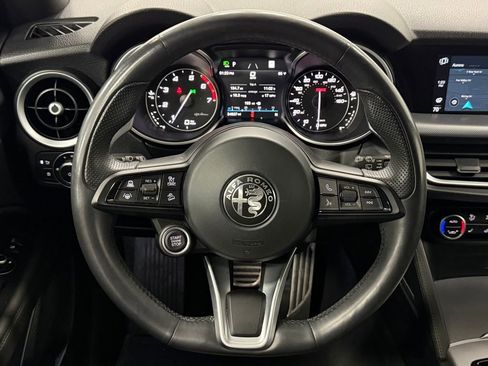 Used 2023 Alfa Romeo Stelvio Veloce image 18