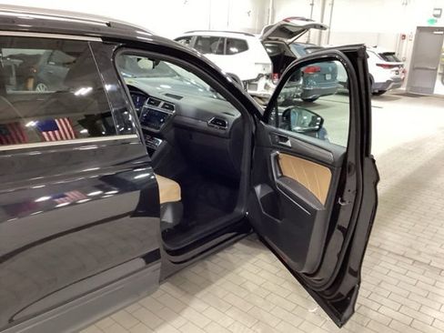 Certified 2023 Volkswagen Tiguan SE AWD/4WD image 12