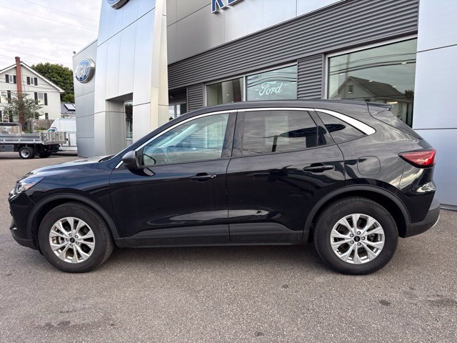 Used 2023 Ford Escape Active w/ Tech Pack #1 AWD/4WD image 9