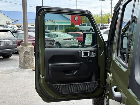 Used 2024 Jeep Wrangler Willys image 14