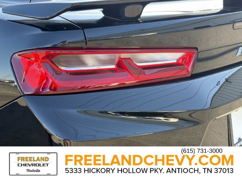 Used 2018 Chevrolet Camaro SS RWD image 11
