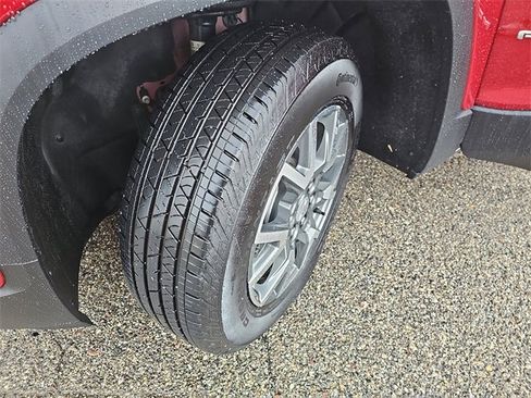 Certified 2023 GMC Acadia SLE w/ Driver Convenience Package image 32