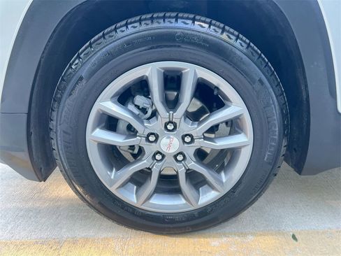 Used 2022 GMC Terrain SLT image 9