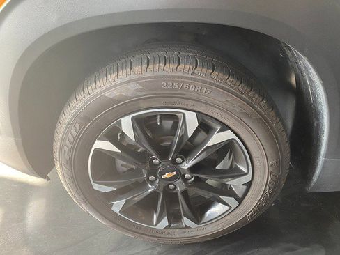 Used 2021 Chevrolet TrailBlazer LT w/ Sun and Liftgate Package AWD/4WD image 10