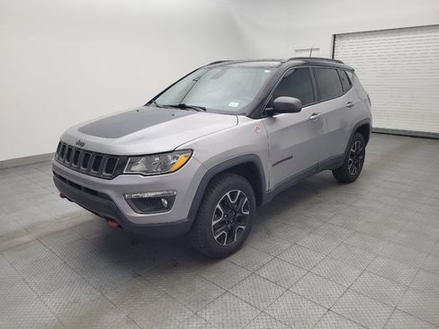 Used 2019 Jeep Compass Trailhawk AWD/4WD image 2