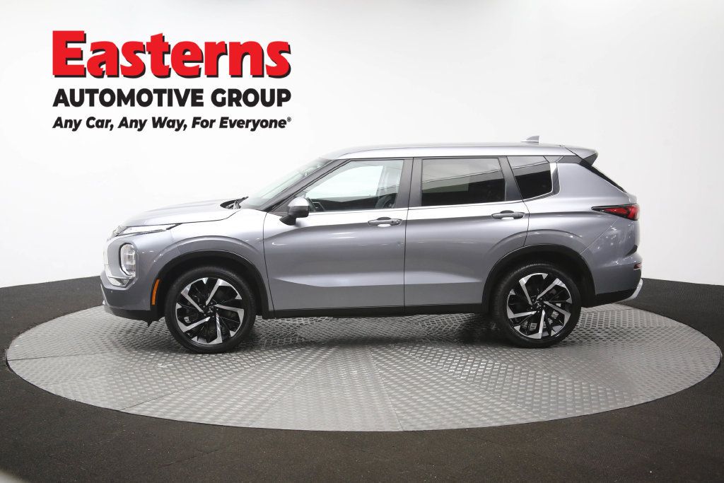 Used 2024 Mitsubishi Outlander SE FWD image 60