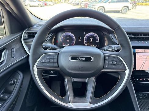 New 2026 Jeep Grand Cherokee Limited AWD/4WD image 15