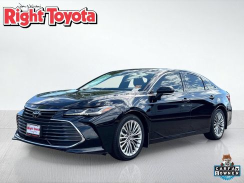 Used 2021 Toyota Avalon Limited FWD image 1