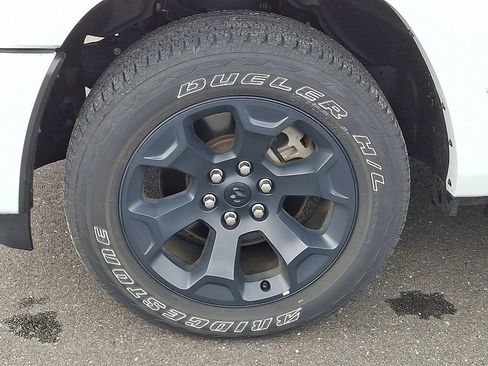 Used 2025 RAM 1500 Big Horn AWD/4WD image 8