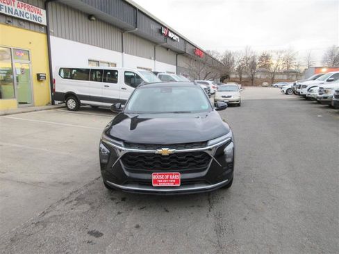 Used 2024 Chevrolet Trax LT image 10