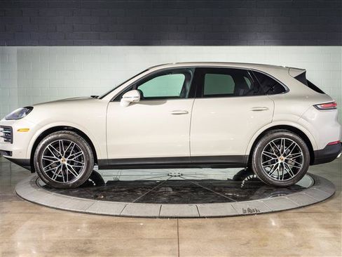 Certified 2026 Porsche Cayenne AWD/4WD image 2