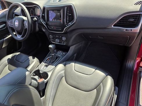 Used 2020 Jeep Cherokee Latitude Plus w/ Comfort/Convenience Group AWD/4WD image 16