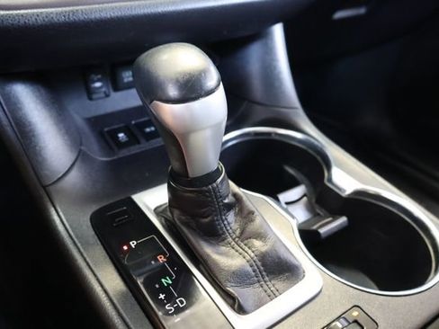 Used 2018 Toyota Highlander Limited Platinum AWD/4WD image 28