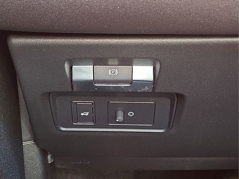 Used 2023 Land Rover Range Rover Evoque SE image 29