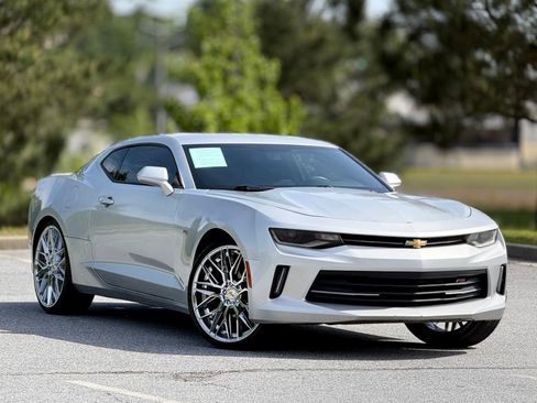 Used 2018 Chevrolet Camaro LT w/ RS Package RWD image 13