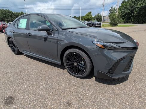 Certified 2026 Toyota Camry SE w/ Convenience Package FWD image 9