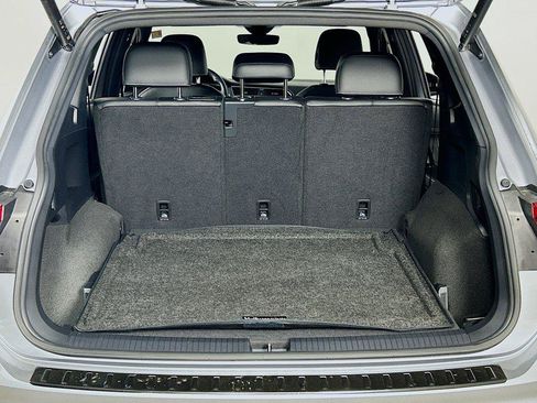 Certified 2024 Volkswagen Tiguan SE R-Line AWD/4WD image 26