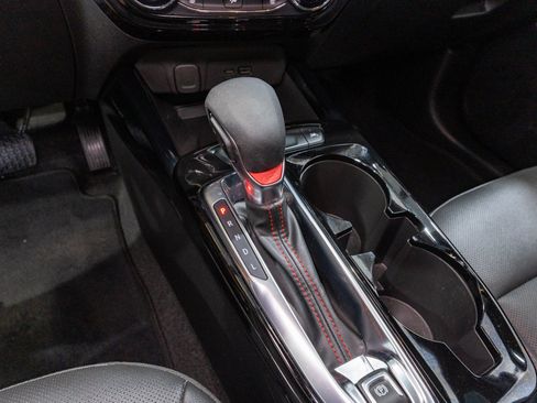 Used 2024 Chevrolet Trax RS w/ Sunroof Package FWD image 23