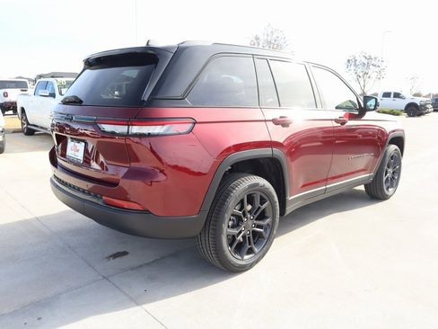 New 2025 Jeep Grand Cherokee Limited image 22