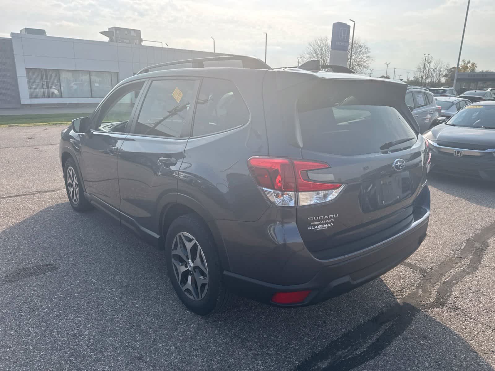 Used 2020 Subaru Forester Premium AWD/4WD image 2
