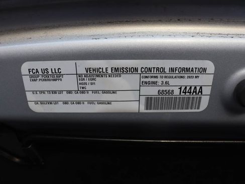 Used 2023 Jeep Gladiator Sport AWD/4WD image 7