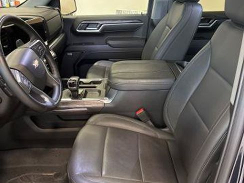 Used 2024 Chevrolet Silverado 1500 LTZ w/ LTZ Premium Package AWD/4WD image 16