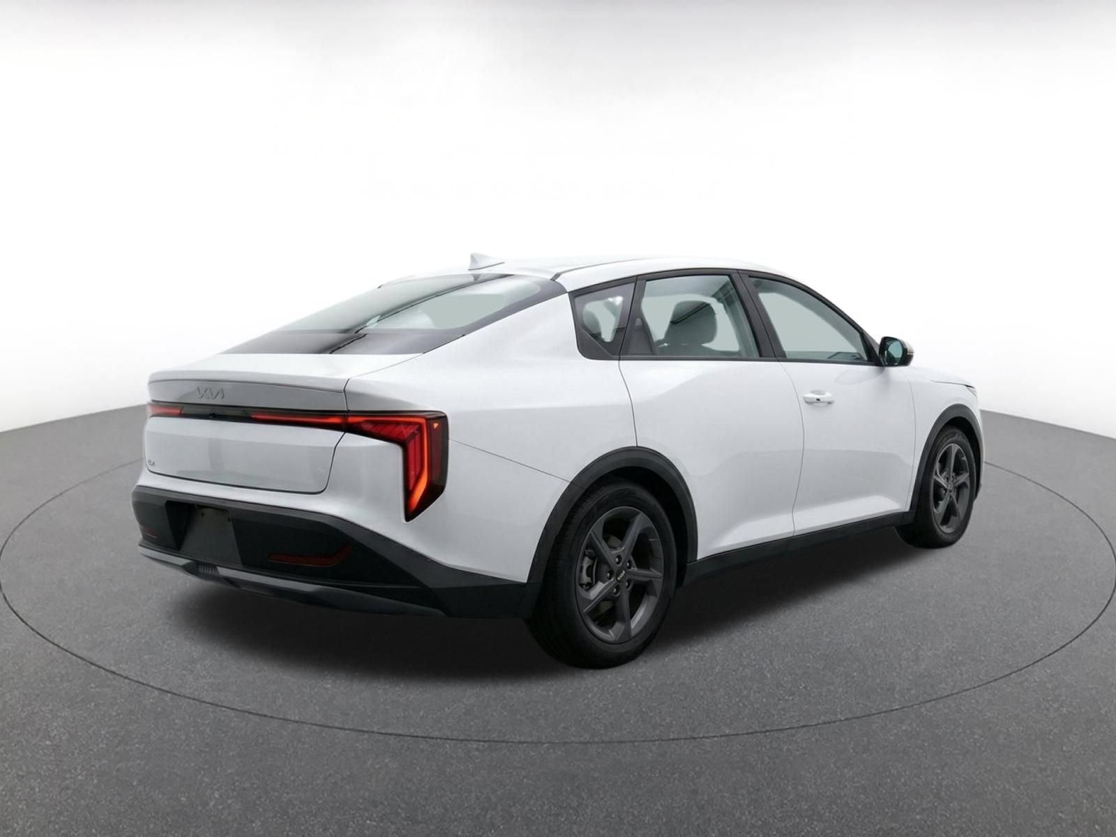Used 2025 Kia K4 FWD image 8