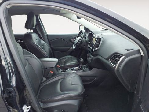 Used 2019 Jeep Cherokee Limited AWD/4WD image 9