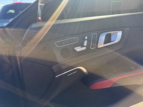 Used 2016 Mercedes-Benz SL 550 image 33