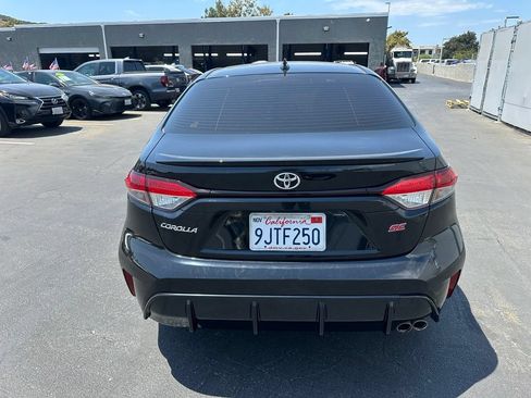 Used 2024 Toyota Corolla SE w/ SE Premium Package FWD image 3