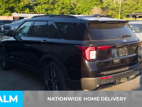 Used 2025 Ford Explorer ST-Line w/ ST-Line Street Pack image 4