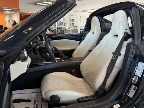 Used 2021 MAZDA MX-5 Miata RF Grand Touring image 29