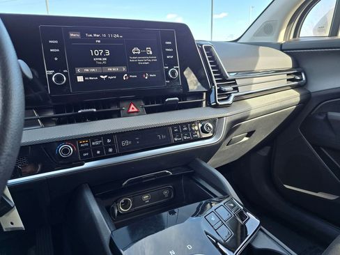 Used 2024 Kia Sportage LX image 26