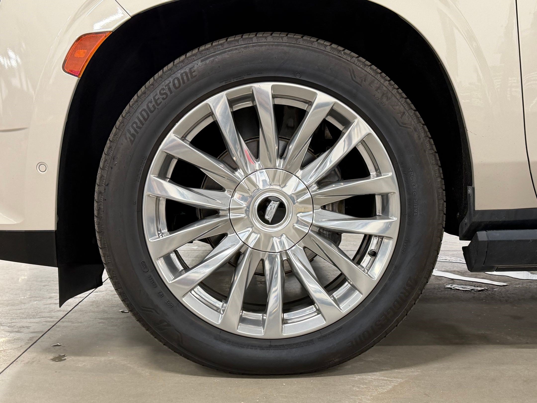 Used 2021 Cadillac Escalade ESV Premium Luxury w/ Driver Assist Tech Package AWD/4WD image 12